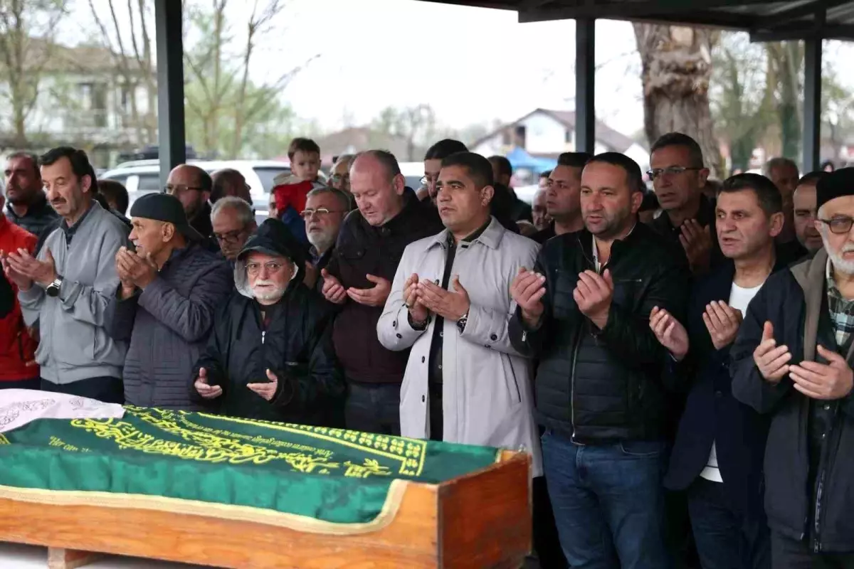 Düzce’de Kalp Krizi Nedeniyle Öğretmen Munise Altun Yılmaz Hayatını Kaybetti