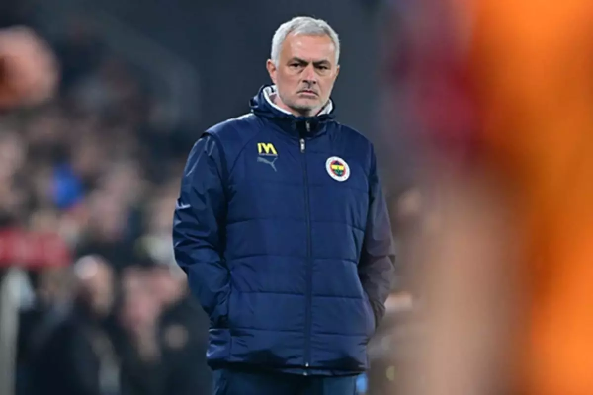 Okan Buruk’un burnunu sıktı! Galatasaray, Mourinho’yu akıl hastanesine yatırdı
