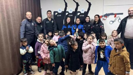 Ağrı’da Öğrencilerden Polis Teşkilatı’na 180. Yıl Kutlaması