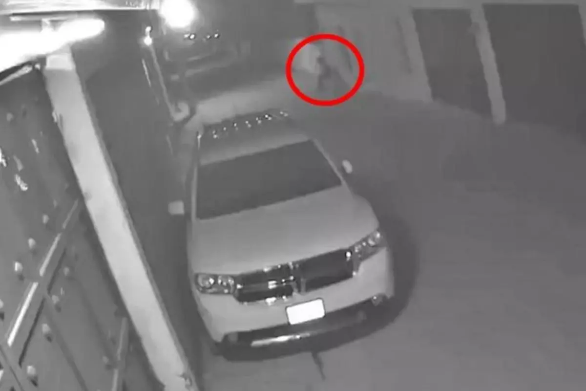 Güvenlik kamerasına takılan hayalet at ve süvari büyük panik yarattı