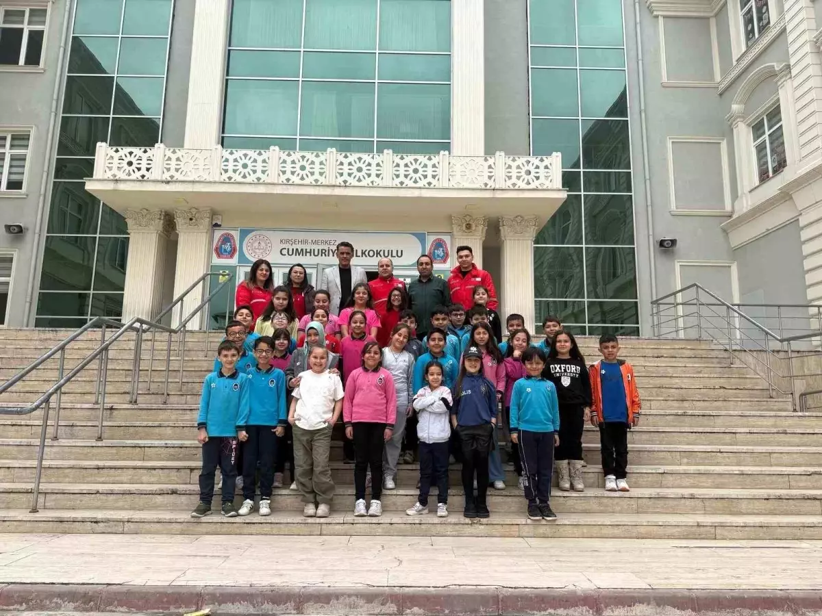 Kırşehir Cumhuriyet İlkokulu’ndan Filistinli Çocuklara Yardım Kampanyası