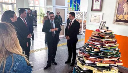 Kütüphane Haftası’nda Öğrencilerle Buluşan Rektör, Kütüphanenin Kıymetine Dikkat Çekti