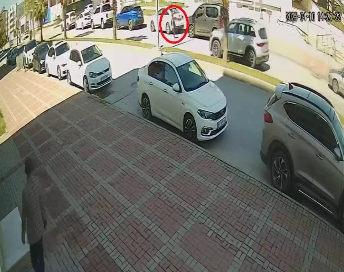 Tiyatro Gösterisinden Çıkan 7 Yaşındaki Çocuğa Araba Çarptı