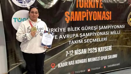 Berrak Dilay Top Türkiye Bilek Güreşi Şampiyonu