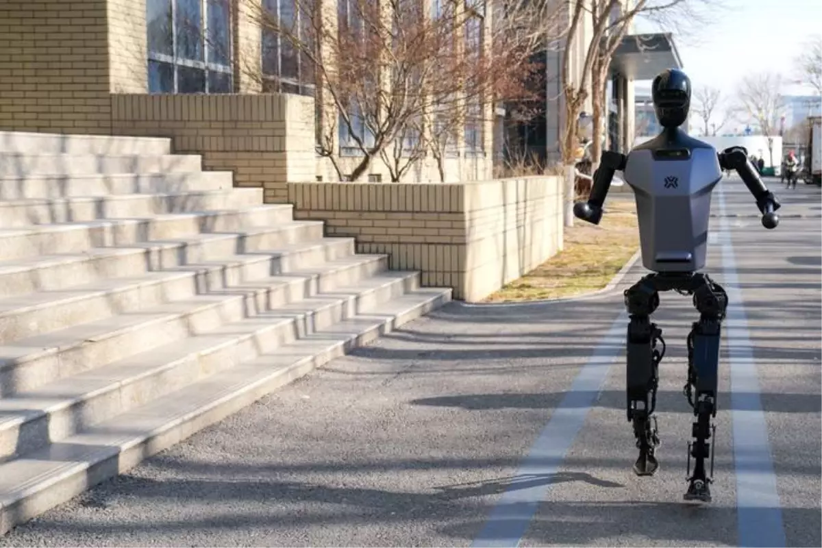Çin’deki İnsansı Robotlar Yarı Maratonu, Şiddetli Rüzgarlar Nedeniyle Ertelendi