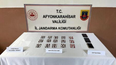 Afyonkarahisar’da Jandarmadan Uyuşturucu Operasyonu: 208 Hap Ele Geçirildi