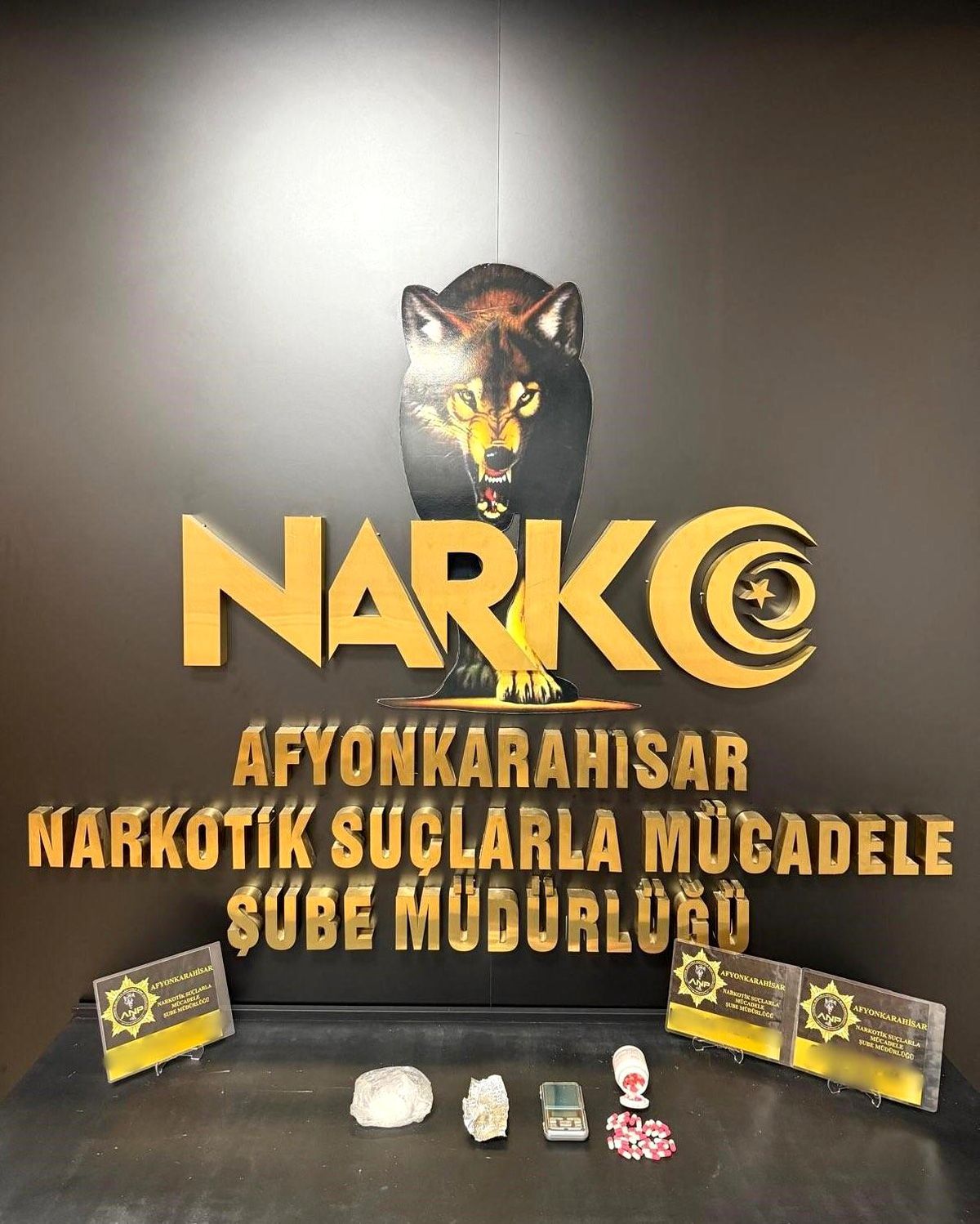 Afyonkarahisar’da Uyuşturucu Operasyonu: İki Kişi Gözaltında
