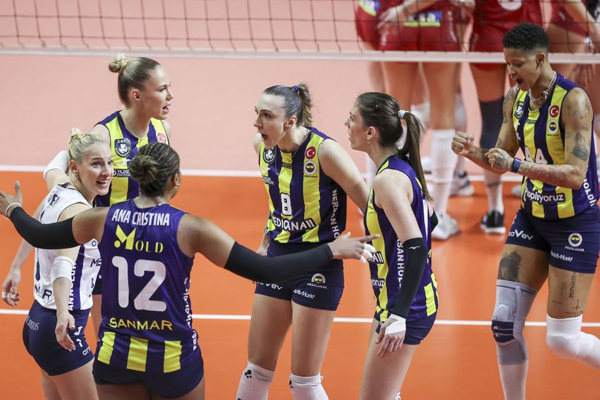Fenerbahçe, Galatasaray’ı devirdi