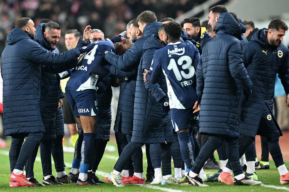 Fenerbahçe, Sivasspor’u 3-1 mağlup etti