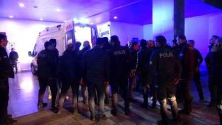 Futbol Maçında Kalp Krizi Geçiren Polis Memuru Hastaneye Kaldırıldı
