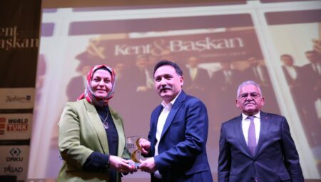 Gaziantep Belediye Lideri’ne Ortez-Protez Merkezi ile ödül