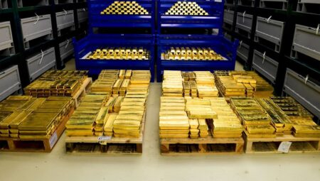 Goldman Sachs, altın için fiyat kestirimini güncelledi
