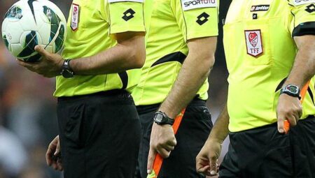Gündeme bomba üzere düşen iddia: Süper Lig hakemi yasaklı unsur ile yakalandı