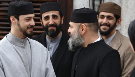 Kızıl Goncalar neden yok?