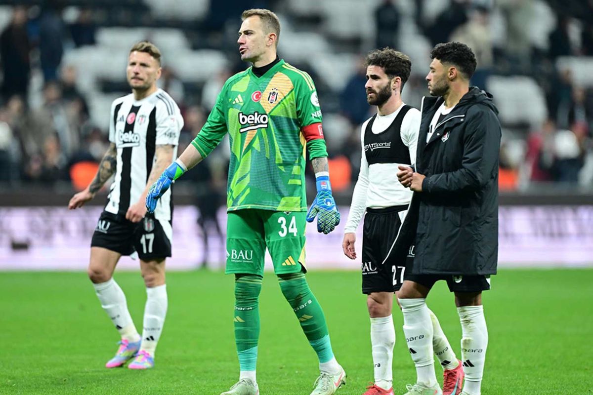 Maçtan sonra da devam etti! Beşiktaş tribünlerinden kadroya olay reaksiyon
