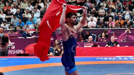 Ulusal güreşçi Kerem Kamal, Avrupa şampiyonu oldu