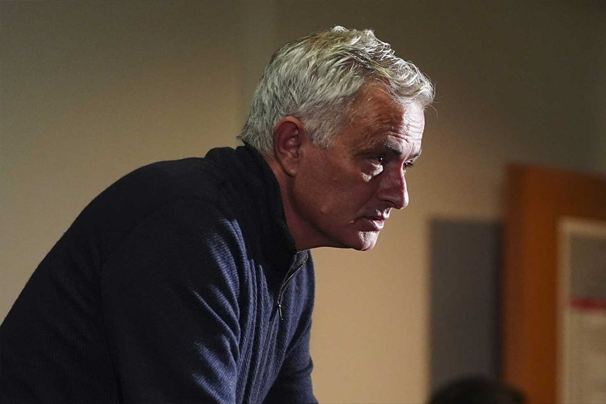 Yeni dönemde Fenerbahçe’de olmayacaklar! Jose Mourinho, 11 futbolcunun biletini kesti