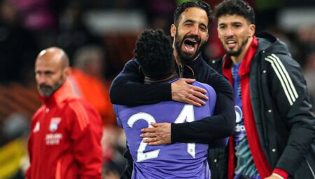 9 gollü çılgın maç! Manchester United’tan tarihi geri dönüş