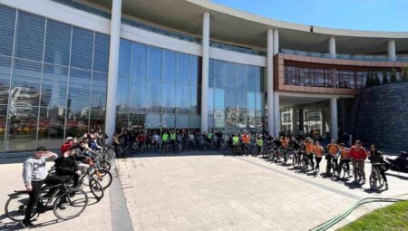 Akhisar’da Kalp Haftası Bisiklet Çeşidi Ağır İlgiyle Gerçekleşti