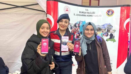 Bursa’da Meslek Tanıtım Günü’nde Bayana Yönelik Bilgilendirme