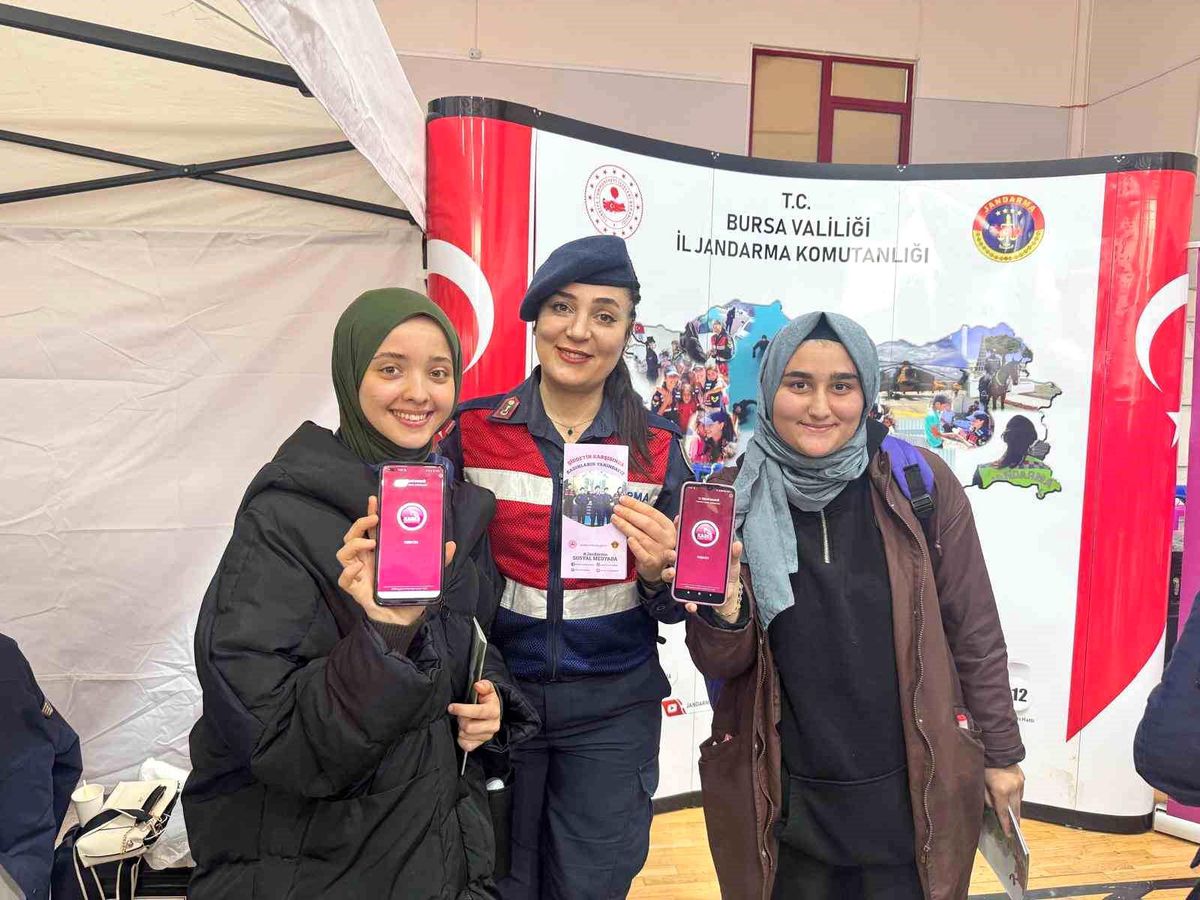 Bursa’da Meslek Tanıtım Günü’nde Bayana Yönelik Bilgilendirme