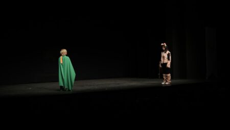 Çocuklar Birinci Tiyatro Performanslarını Sergiledi