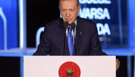 Cumhurbaşkanı Erdoğan: Muhalefet, kendilerine takviye vermedi diye sanatkarları fişledi