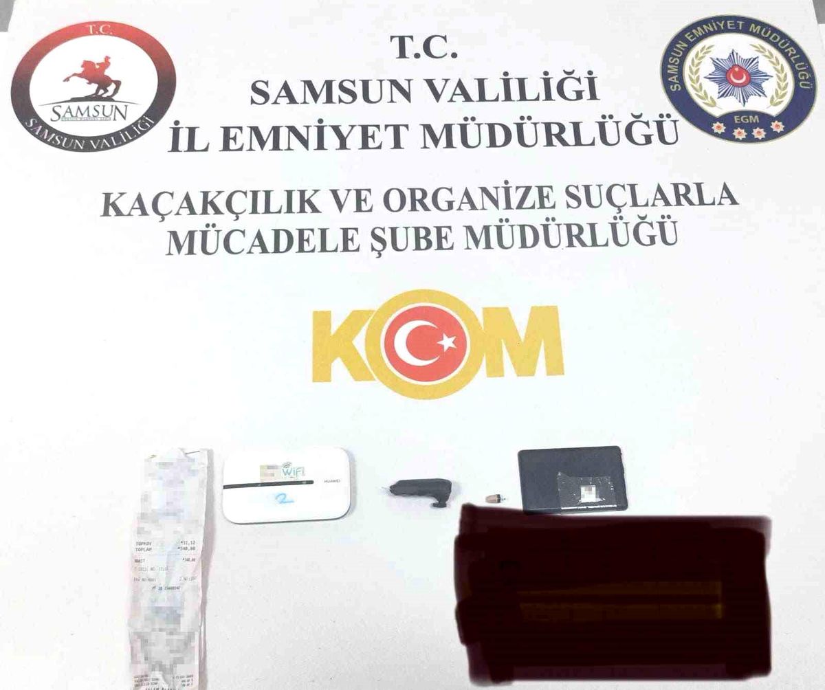 Ehliyet imtihanına kopya düzeneğiyle girmeye çalışan 3 kişi yakalandı