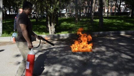 Eskişehir Vilayet Sıhhat Müdürlüğü’nde Yangın Eğitimi ve Tatbikatı Düzenlendi