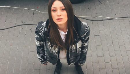 Gizem Karaca’yı annelik heyecanı sardı! Son halini paylaştı