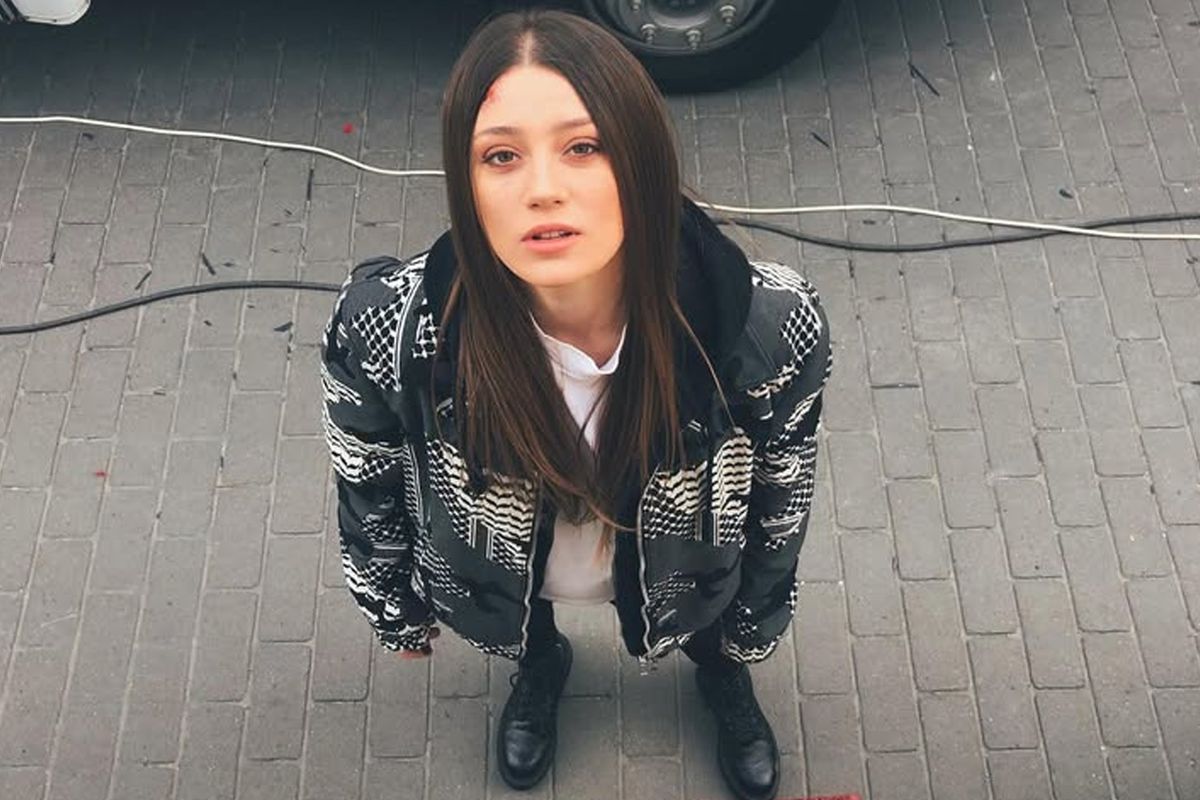 Gizem Karaca’yı annelik heyecanı sardı! Son halini paylaştı