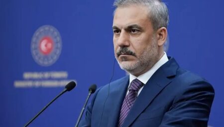 Hakan Fidan: YPG silah bırakıp oradaki ulusal orduya katılacak