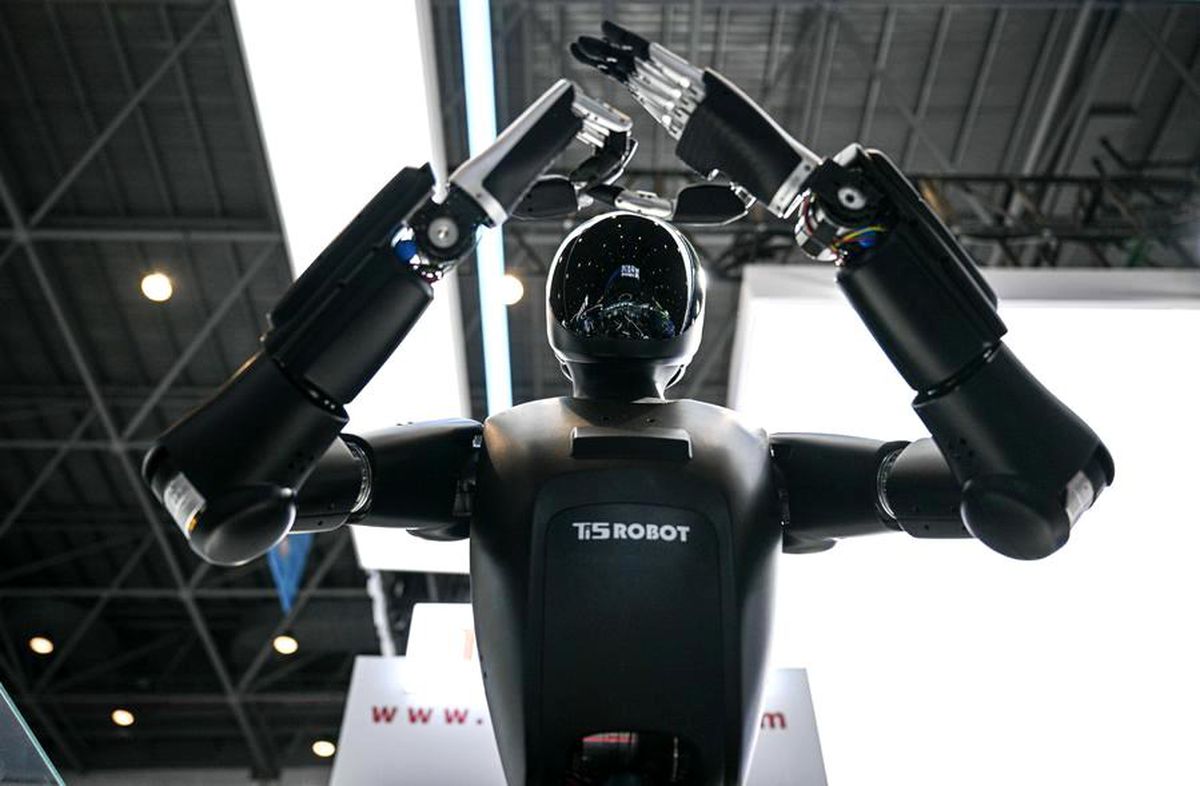 Harbin Teknoloji Enstitüsü’nden Yeni Robotik Mecmua: SmartBot