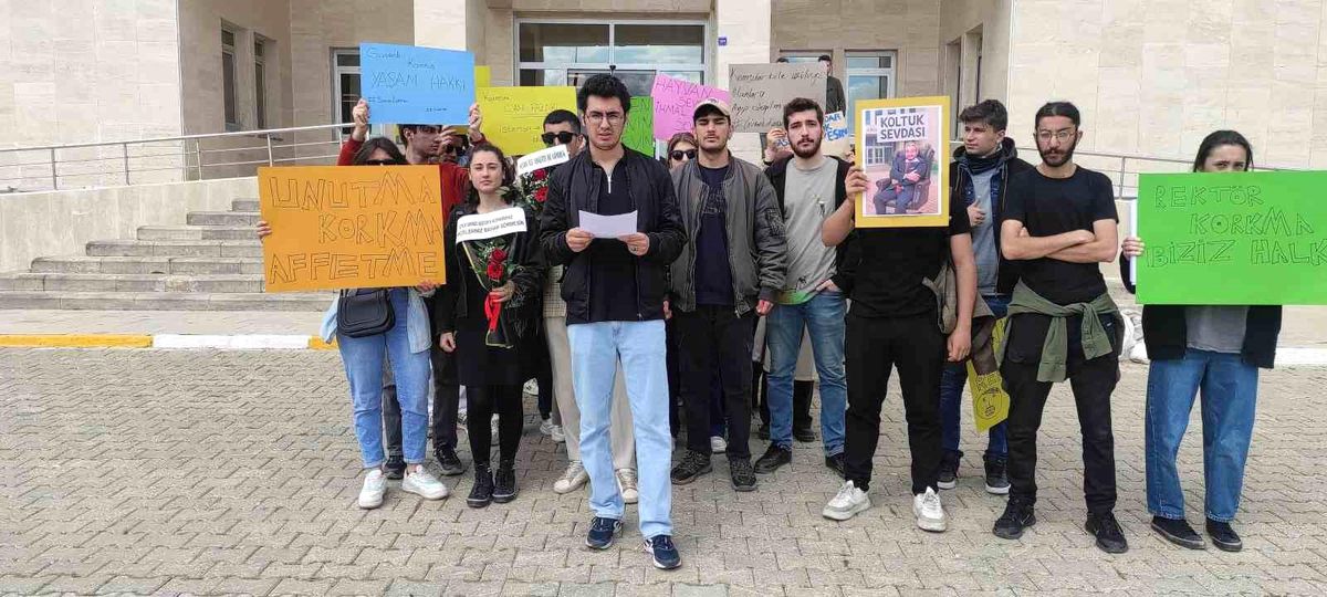 Harran Üniversitesi Öğrencilerinden Sokak Köpeği ve Güvenlik Problemlerine Reaksiyon Hareketi