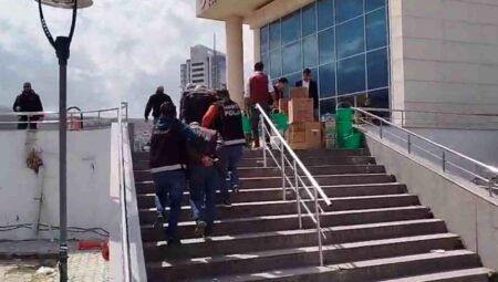 İskenderun’da Uyuşturucu Operasyonu: 6 Gözaltı ve 2 Kilo Metamfetamin Ele Geçirildi