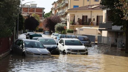İtalya’nın Piyemonte Bölgesi’nde Çok Yağışlar Sele Neden Oldu