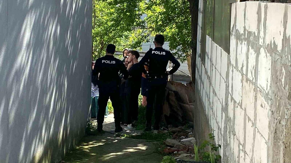 İzmit’te 5 Yaşındaki Çocuk 3. Kattan Düşerek Ağır Yaralandı