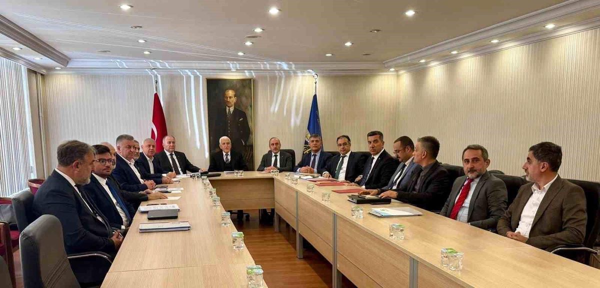 Kamu Çalışanları İçin Toplu Kontrat Görüşmeleri Başladı