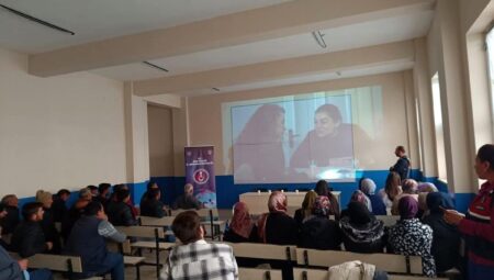 Kars’ta Jandarma, Anne Adaylarına Narkotik Eğitimi Verdi