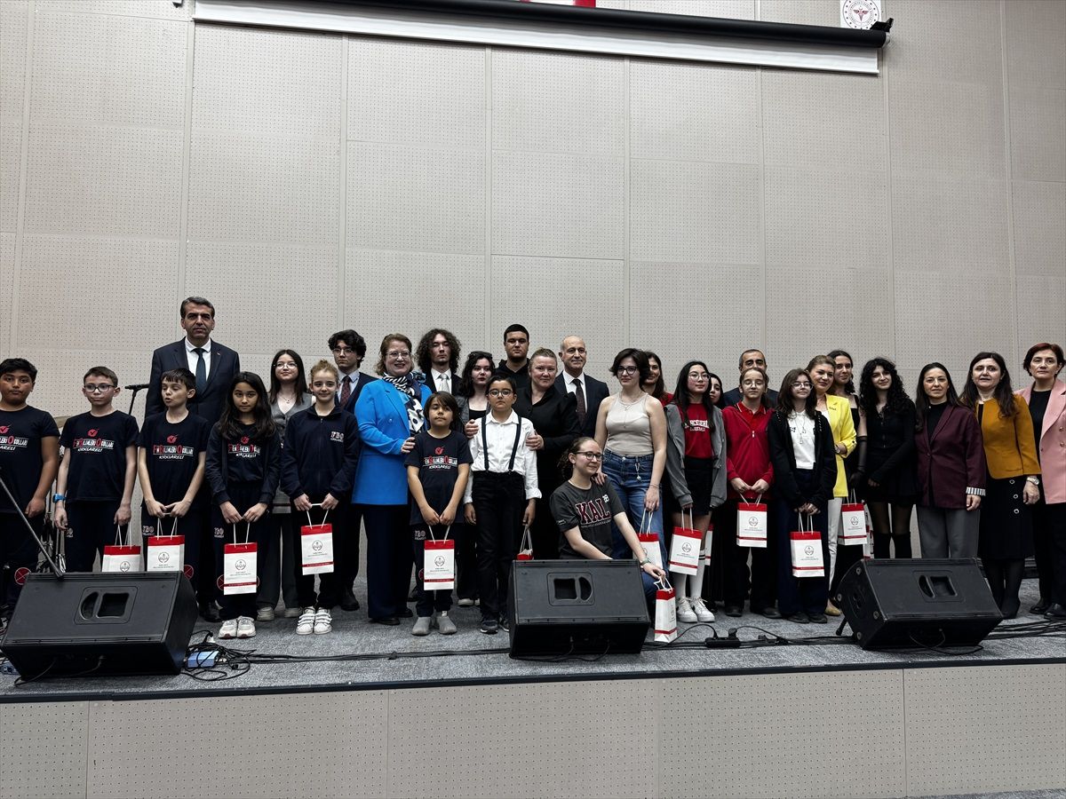 Kırklareli’nde Lisan Şenliği Ödül Merasimi Gerçekleştirildi