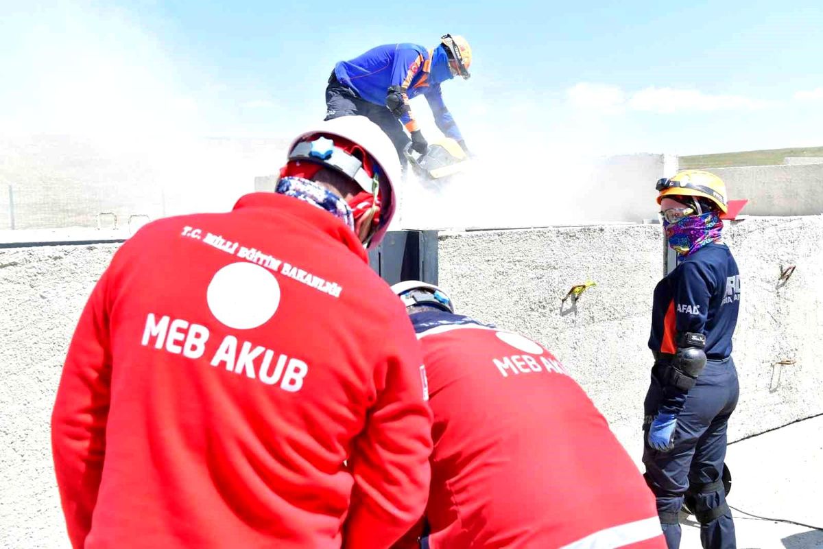 Kırşehir’de Sarsıntı Tatbikatı Gerçekleştirildi
