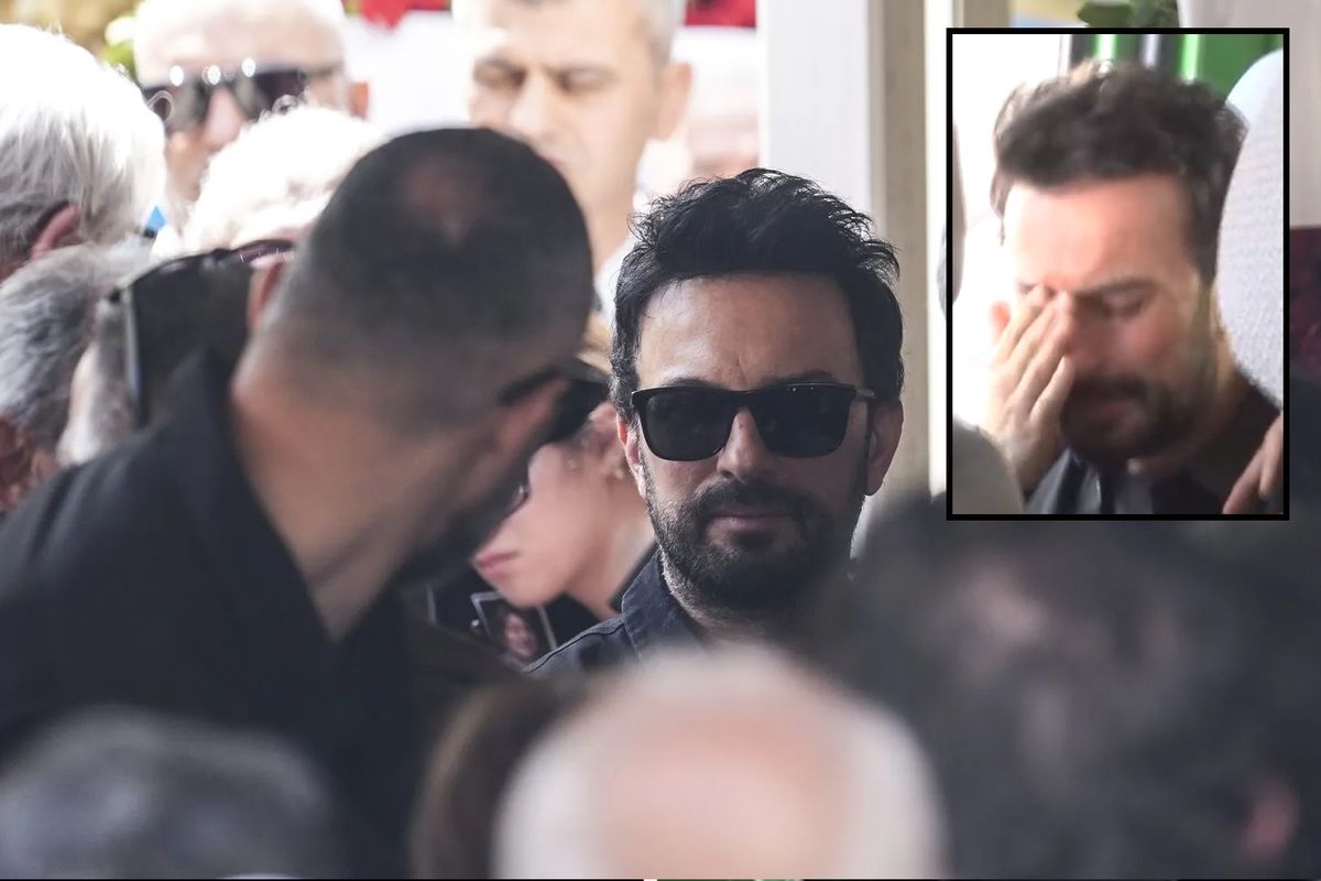 Merasimde kendini tutan Tarkan, cenaze aracında gözyaşlarına boğuldu