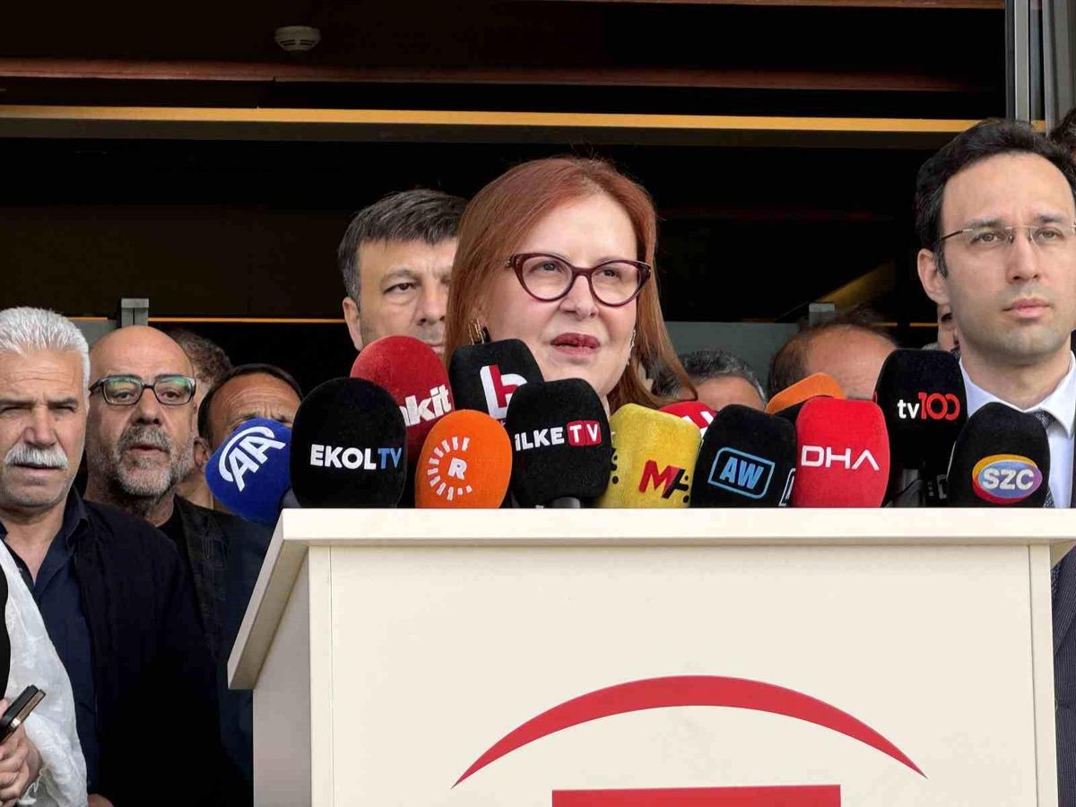 Sırrı Süreyya Başkan Ameliyat Sonrası Ağır Bakımda