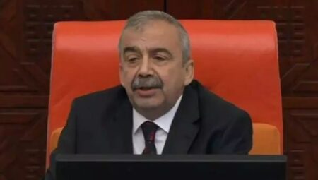 Sırrı Süreyya Başkan evli mi, çocuğu var mı? Sırrı Süreyya Lider eşi kim?