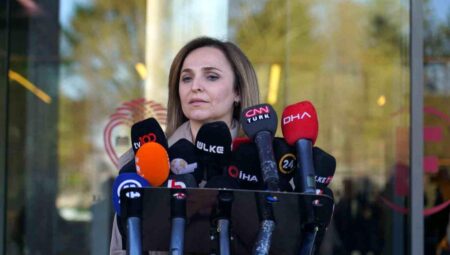 Sırrı Süreyya Başkan’ın Ameliyatı Devam Ediyor