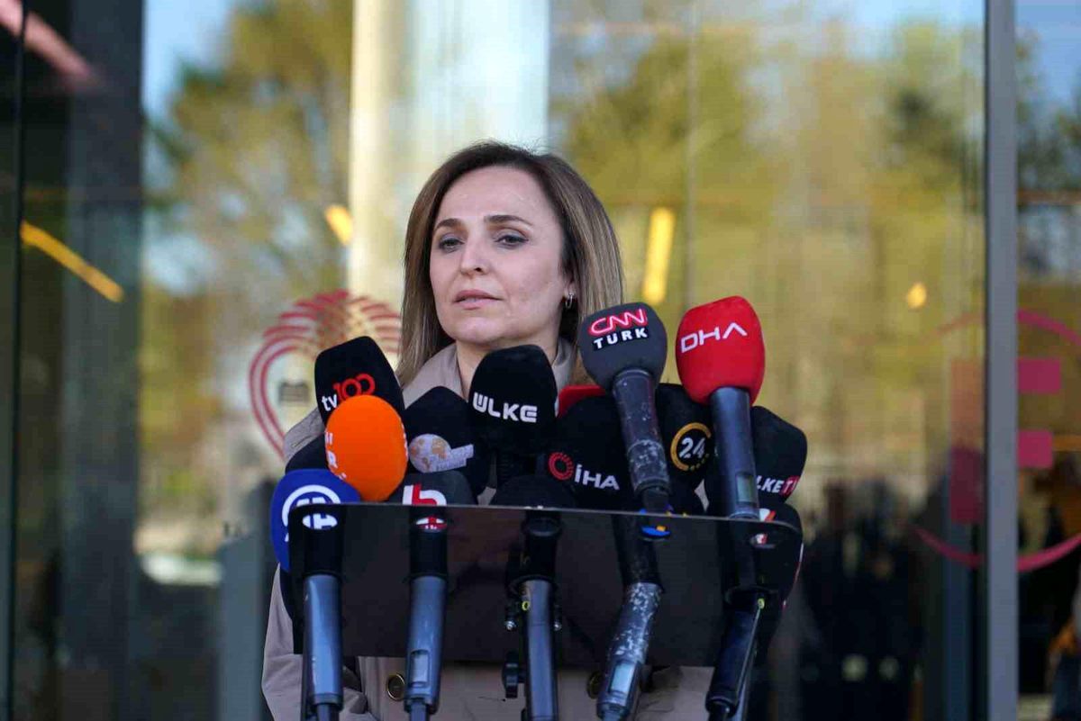 Sırrı Süreyya Başkan’ın Ameliyatı Devam Ediyor