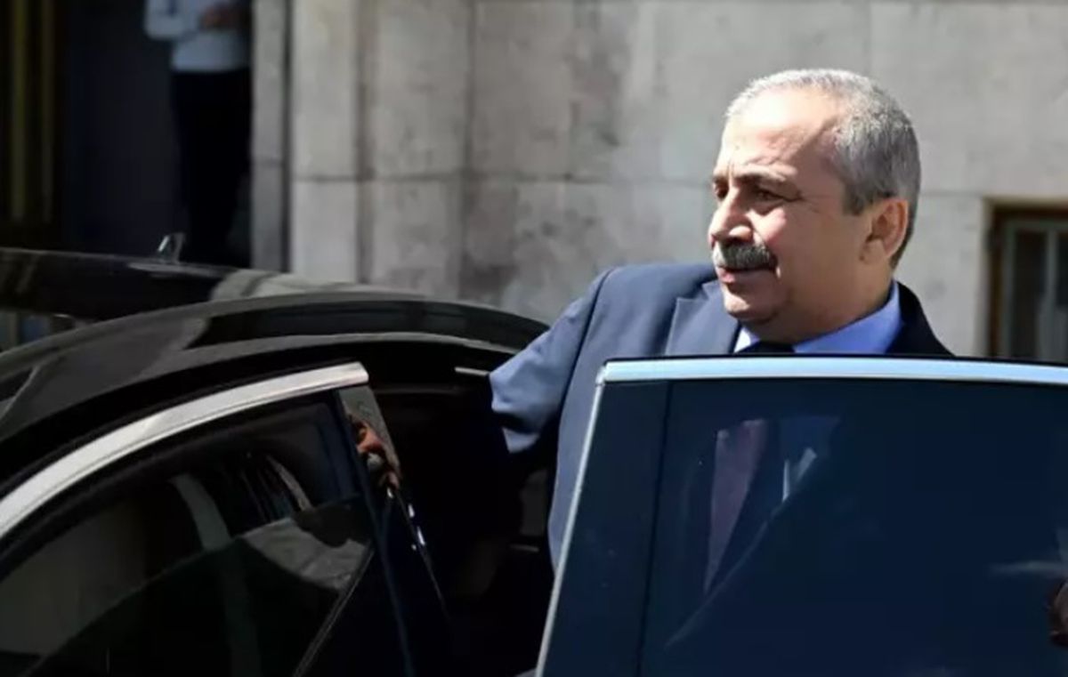 Sırrı Süreyya Lider hangi hastanede tedaviye ediliyor?
