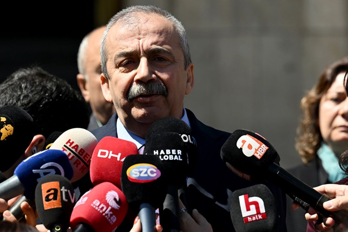 Sırrı Süreyya Öncü’nün hekimi Prof. Sağbaş: Kızı yanına girdiğinde reaksiyon verdi