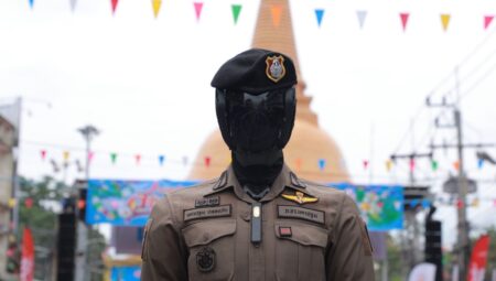 Tayland, Dünyanın Birinci Yapay Zeka Robot Polisini Tanıttı