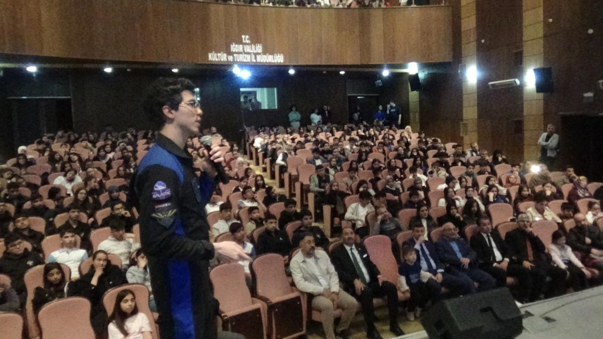 Türkiye’nin İkinci Astronotu Tuva Cihangir Atasever Öğrencilerle Buluştu